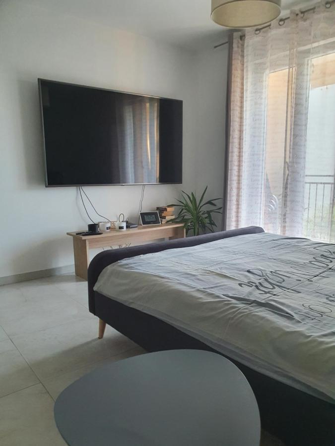 Studio Apartment Doris ポレッチ エクステリア 写真