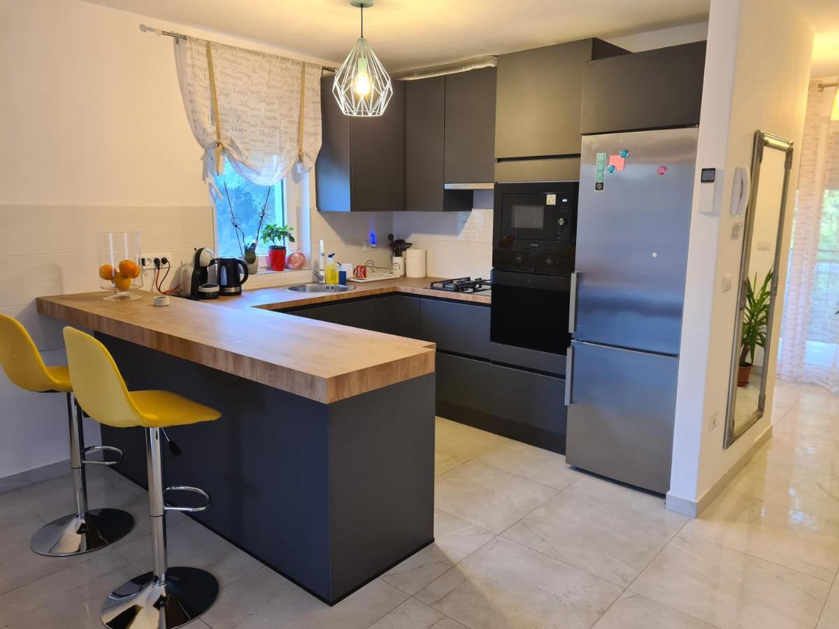 Studio Apartment Doris ポレッチ エクステリア 写真